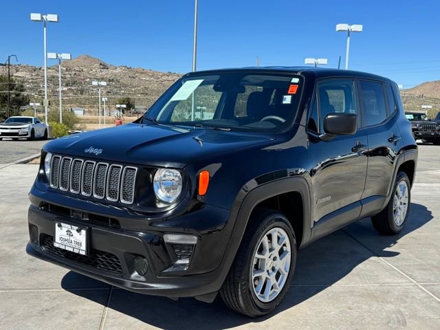 Used 2023 Jeep Renegade Latitude AWD/4WD image 3