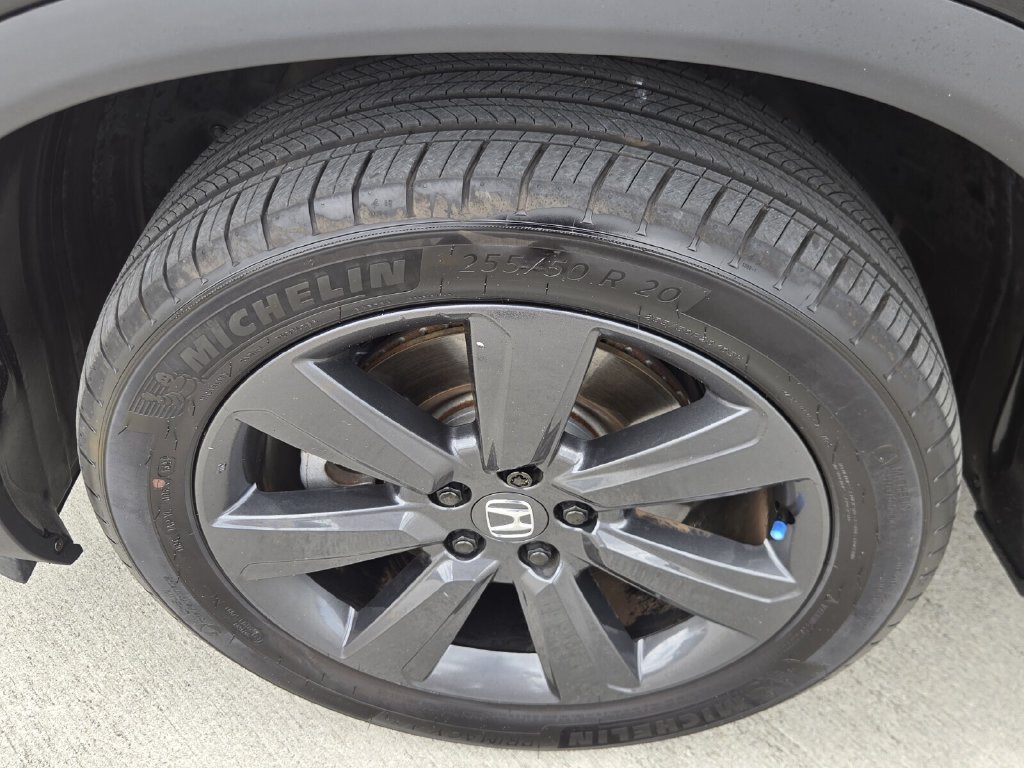 Certified 2025 Honda Pilot Sport image 10