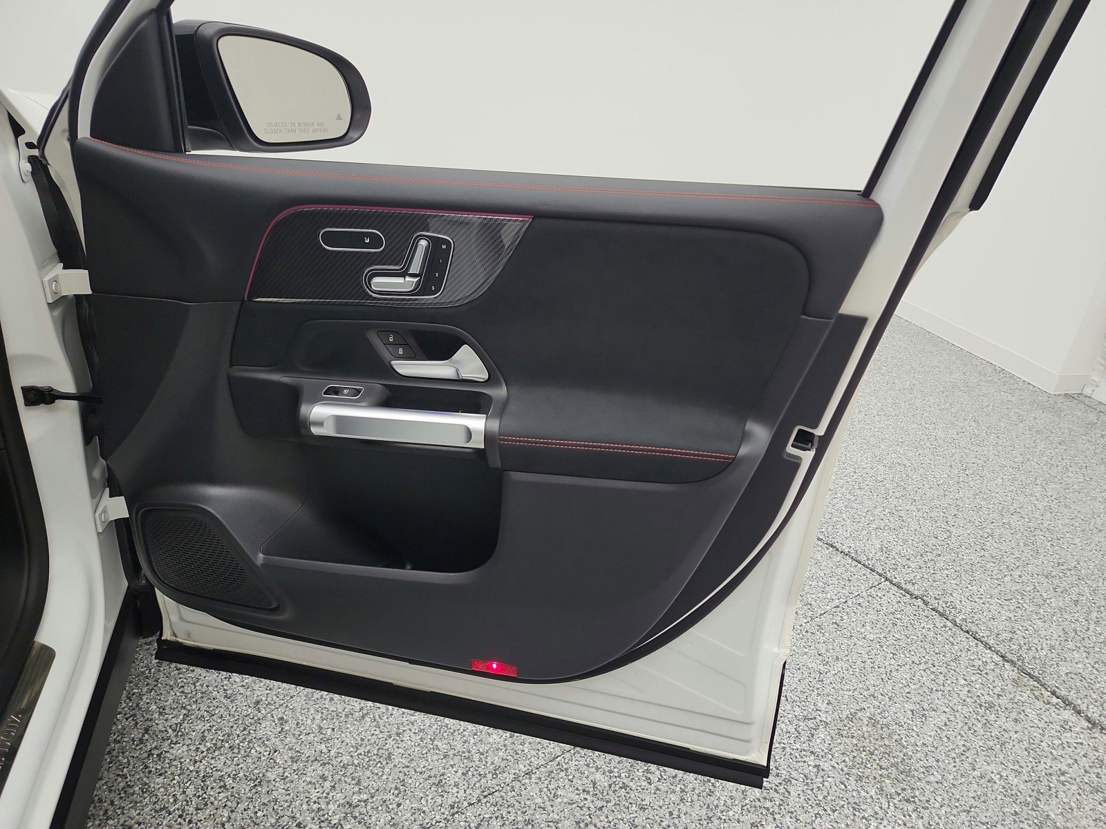 Used 2023 Mercedes-Benz GLB 250 image 21