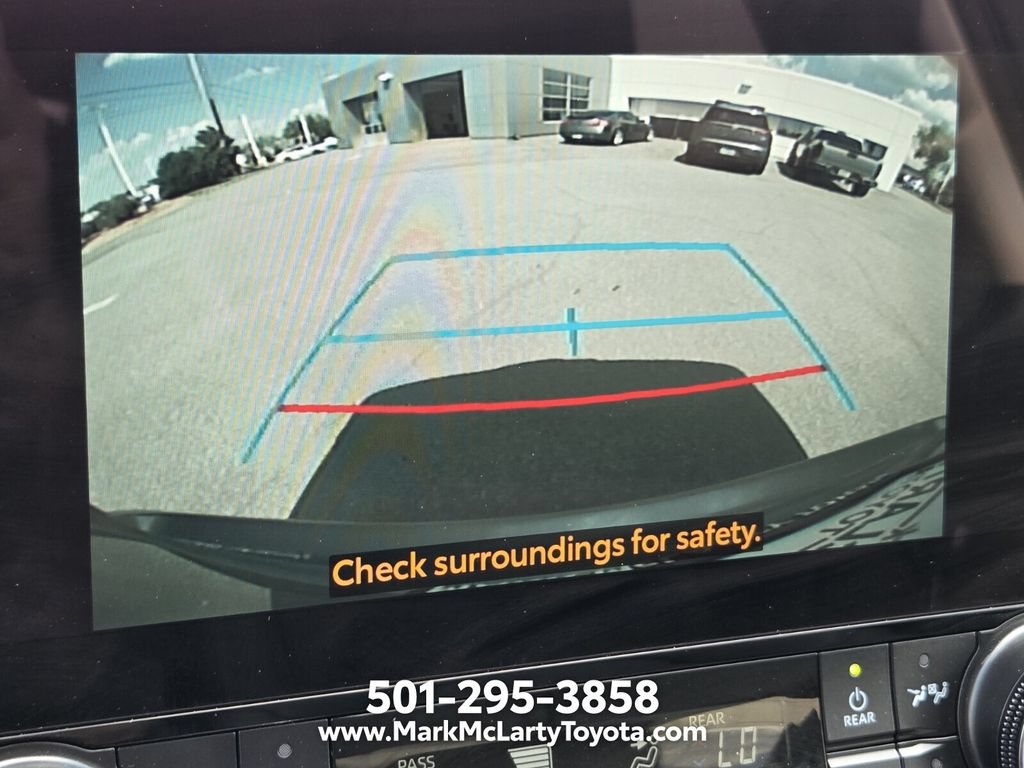 Used 2026 Toyota Highlander XLE AWD/4WD image 22