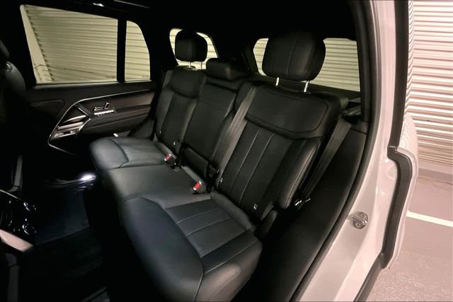 Certified 2024 Land Rover Range Rover SE image 17