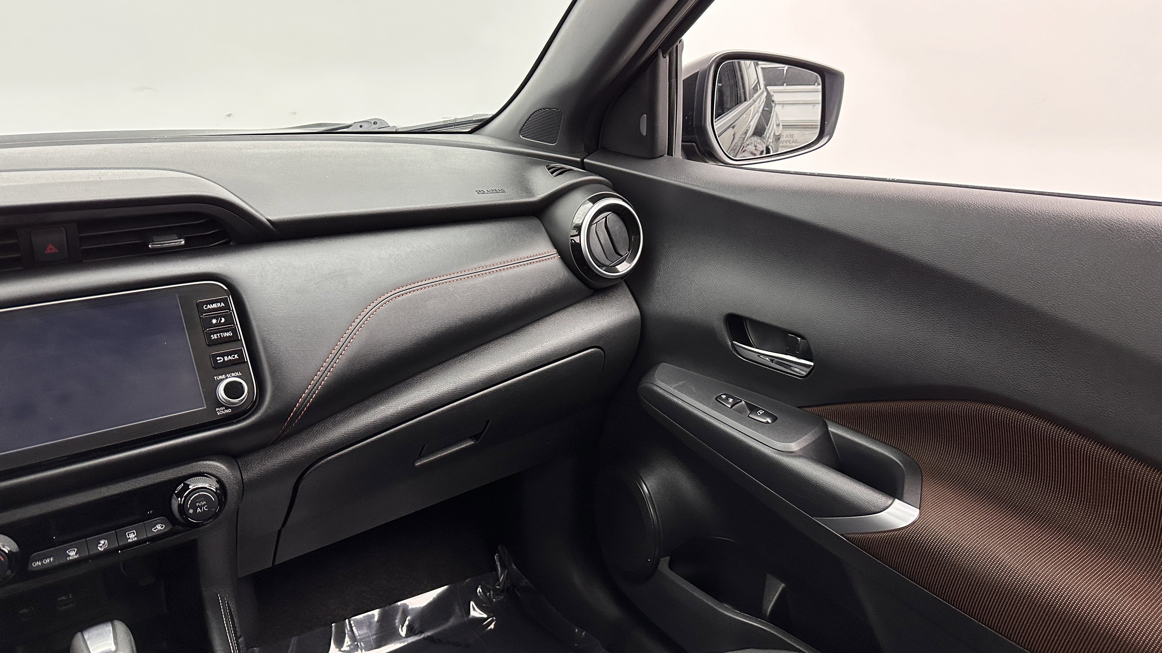 Used 2024 Nissan Kicks SR FWD image 27