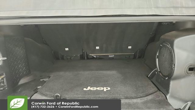 Used 2011 Jeep Wrangler Unlimited Rubicon w/ Dual Top Group image 20