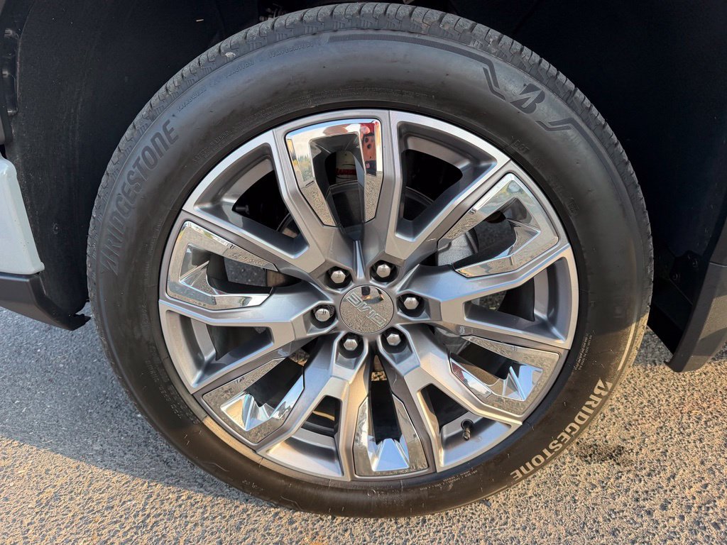 Used 2024 GMC Sierra 1500 AT4 w/ Technology Package AWD/4WD image 21
