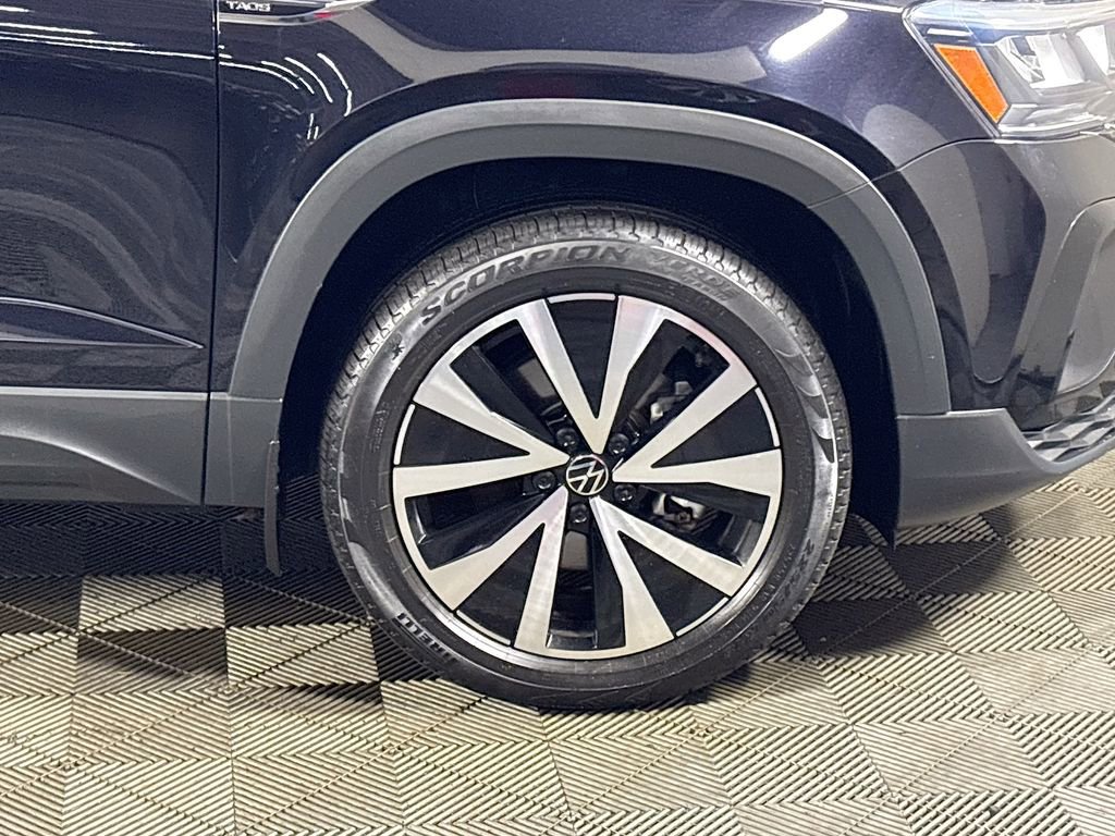 Used 2022 Volkswagen Taos SE w/ Panoramic Sunroof Package AWD/4WD image 24
