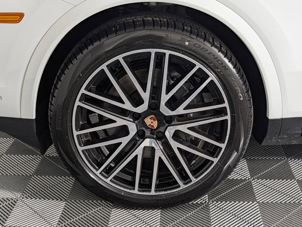 New 2026 Porsche Cayenne Coupe image 11
