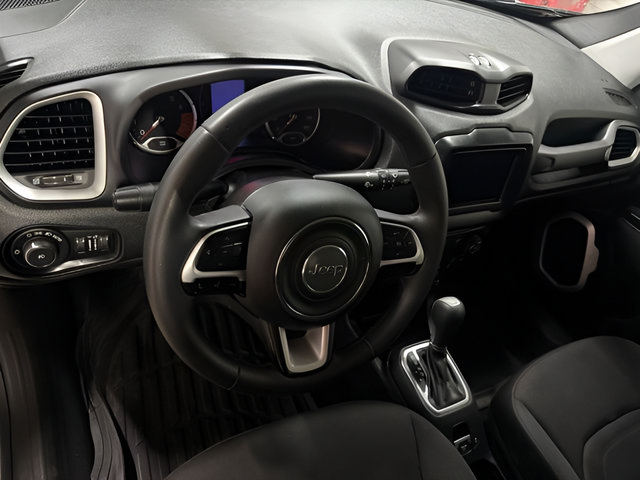 Used 2019 Jeep Renegade Latitude FWD image 17