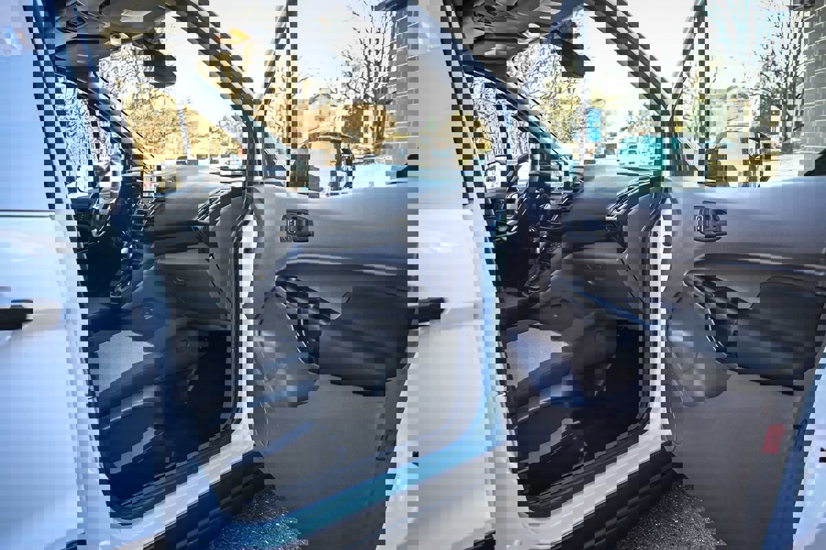 Used 2020 Ford Transit Connect XL image 19