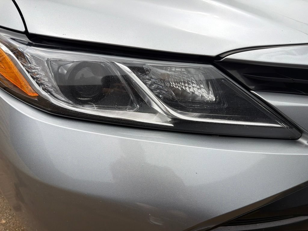 Used 2018 Toyota Camry LE FWD image 28
