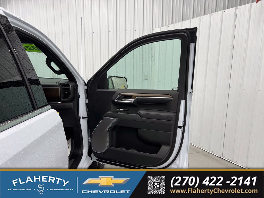 Used 2026 Chevrolet Silverado 1500 High Country AWD/4WD image 14