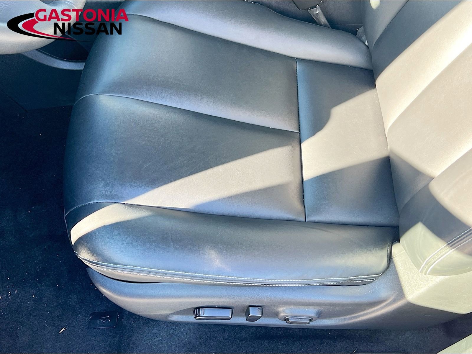 Used 2024 Nissan Murano SV image 25