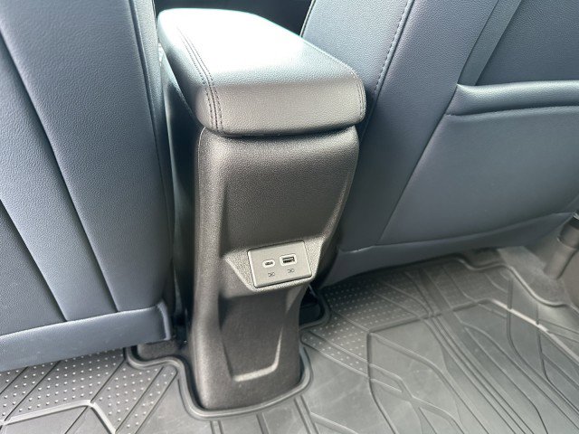 Used 2023 Chevrolet Bolt EUV Premier image 12