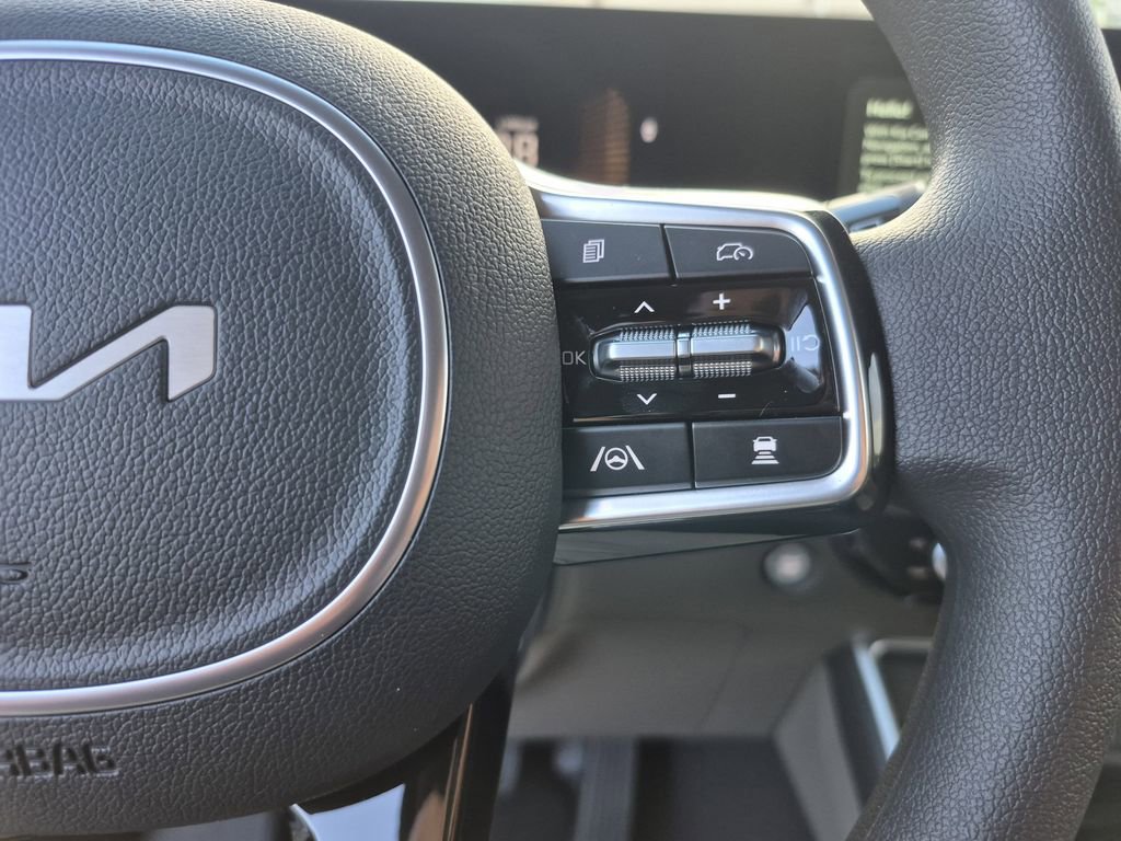 New 2026 Kia Carnival LX FWD image 19