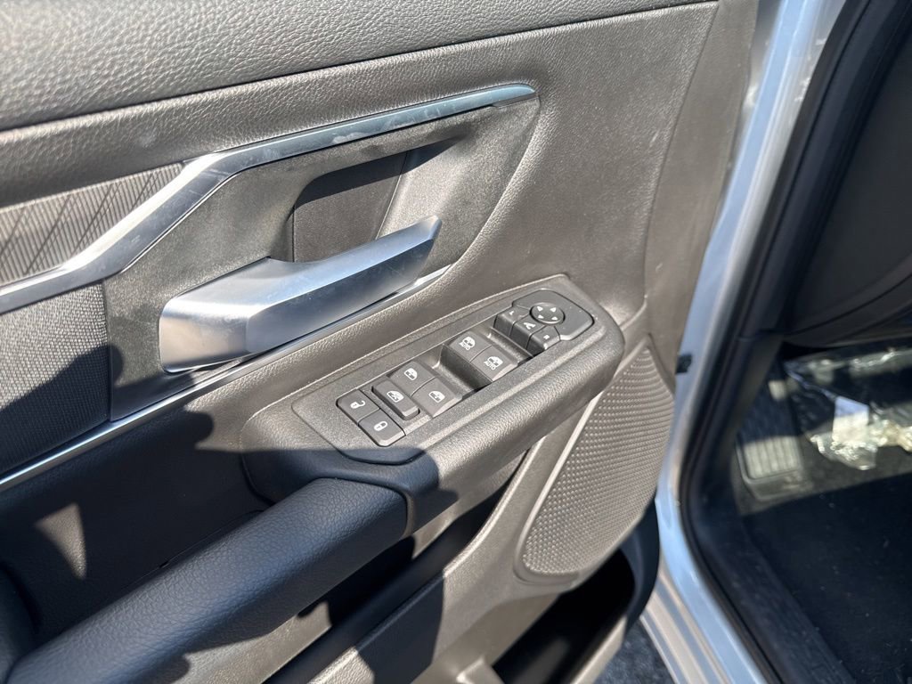 New 2026 RAM 1500 4x4 Crew Cab image 21
