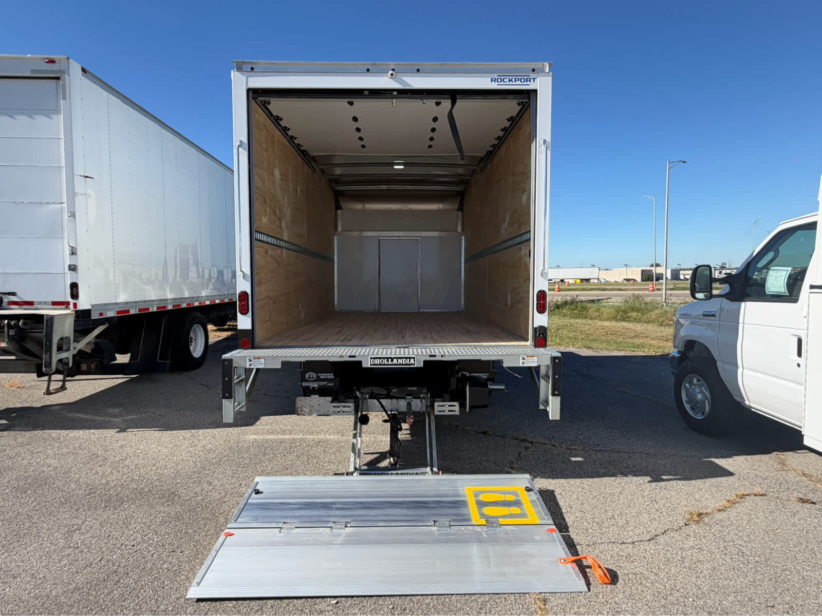 New 2027 Ford E-350 and Econoline 350 Super Duty w/ Power Equipment Group RWD image 6