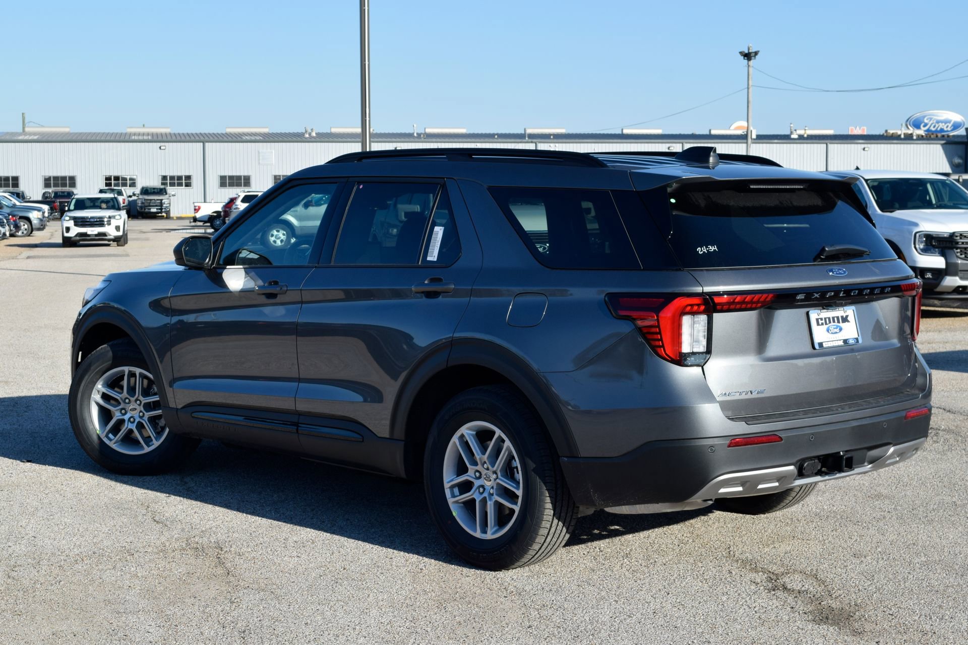 New 2026 Ford Explorer Active w/ Active Comfort Package image 4