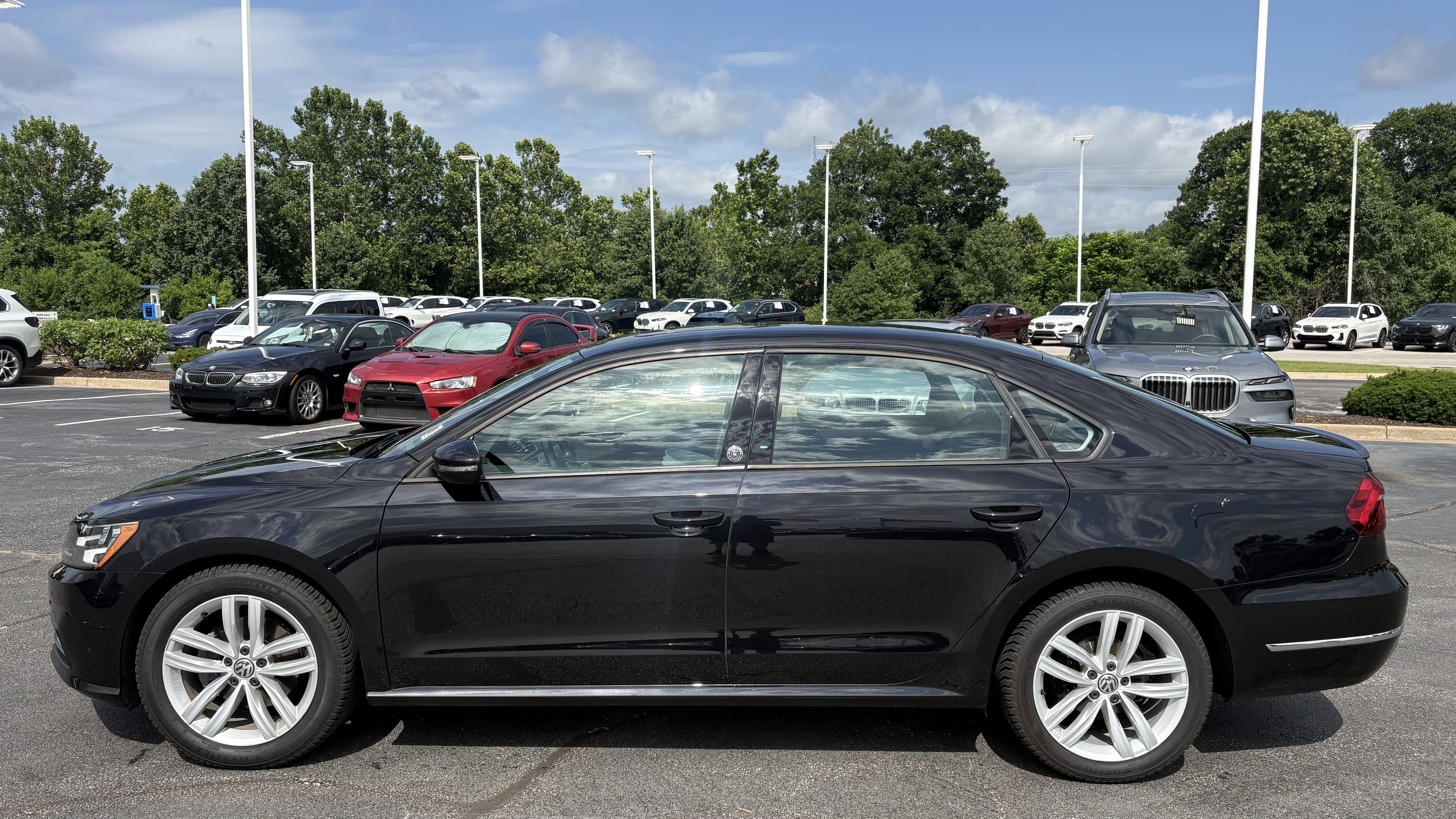 Used 2019 Volkswagen Passat 2.0T Wolfsburg w/ Wheels & Sunroof Package FWD image 7