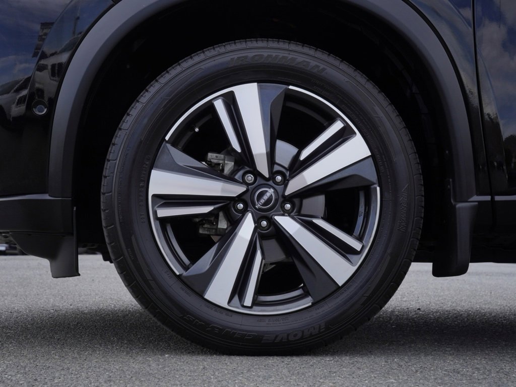 Used 2023 Nissan Rogue SL w/ SL Premium Package image 11