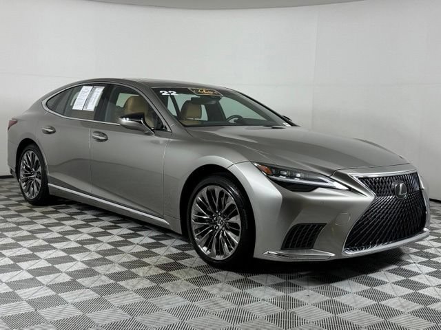 Used 2022 Lexus LS 500 w/ Accessory Package (Z2) RWD image 11