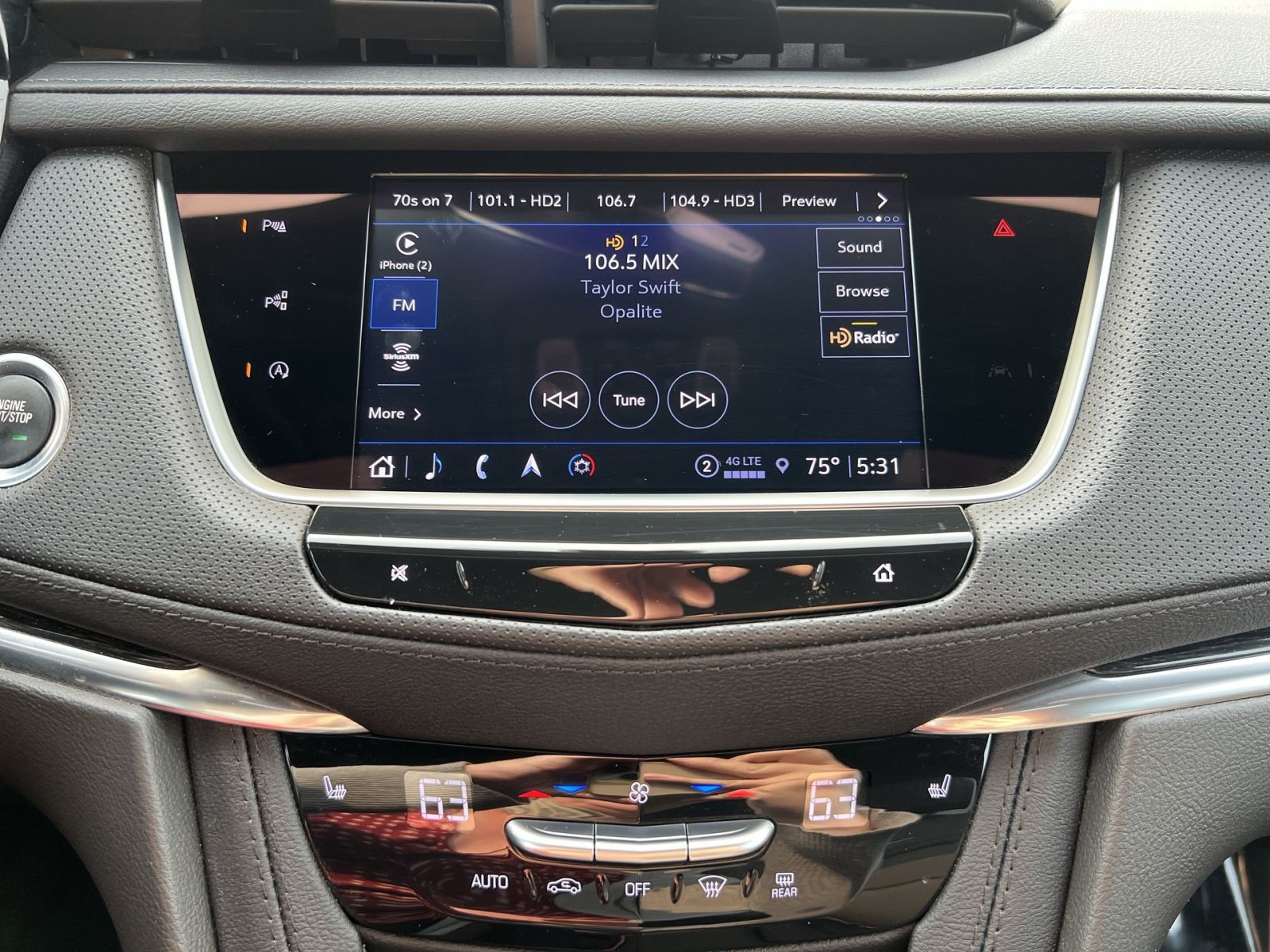 Used 2023 Cadillac XT5 Premium Luxury w/ Technology Package AWD/4WD image 18