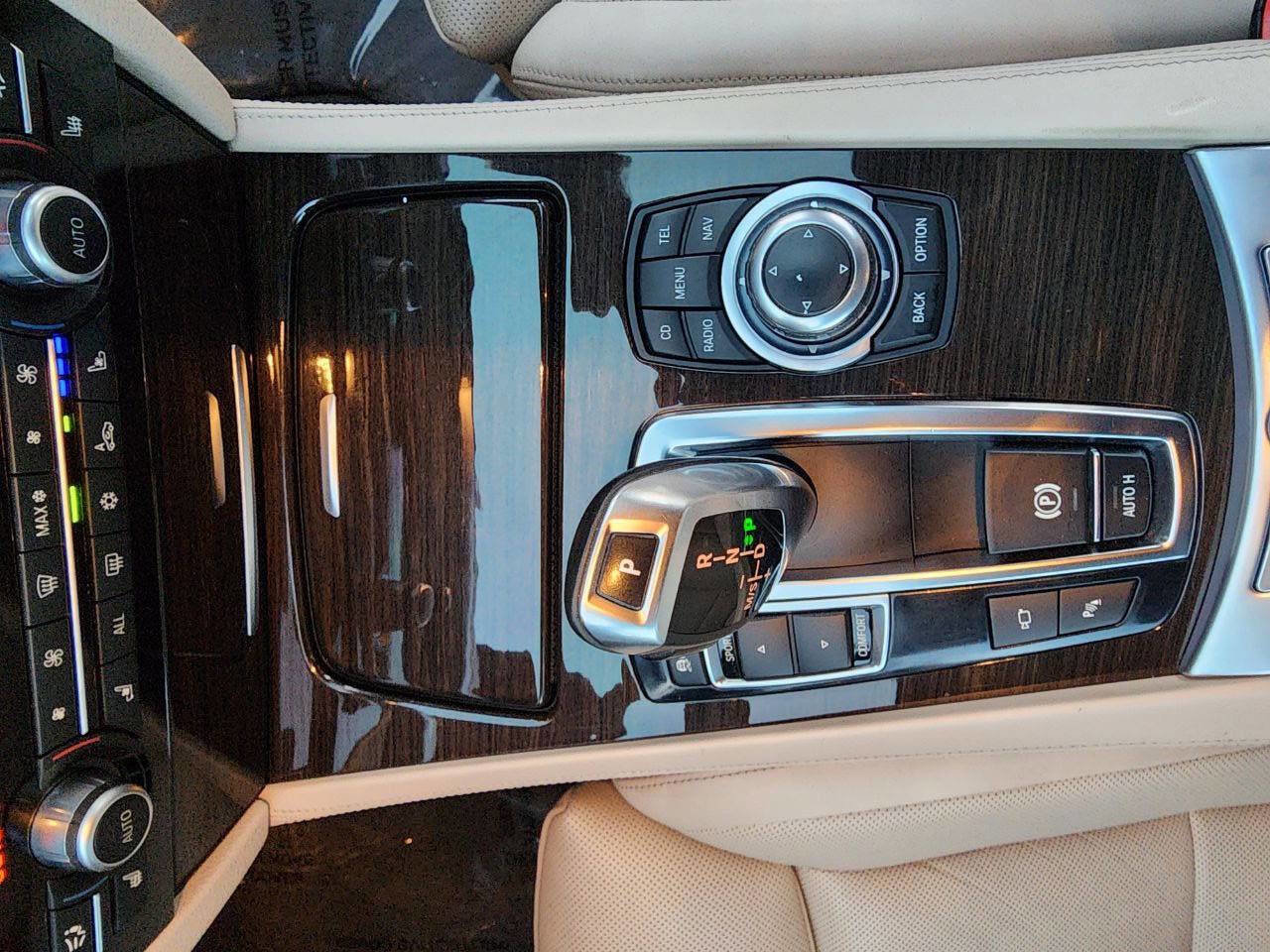 Used 2012 BMW 750Li w/ Driver Assistance Pkg image 30