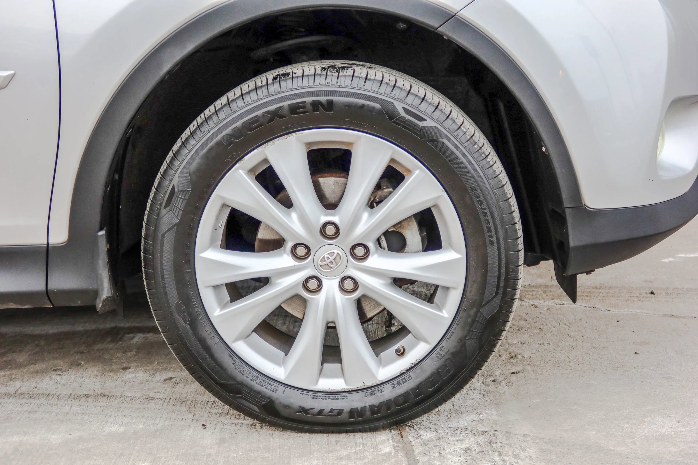 Used 2013 Toyota RAV4 Limited image 26