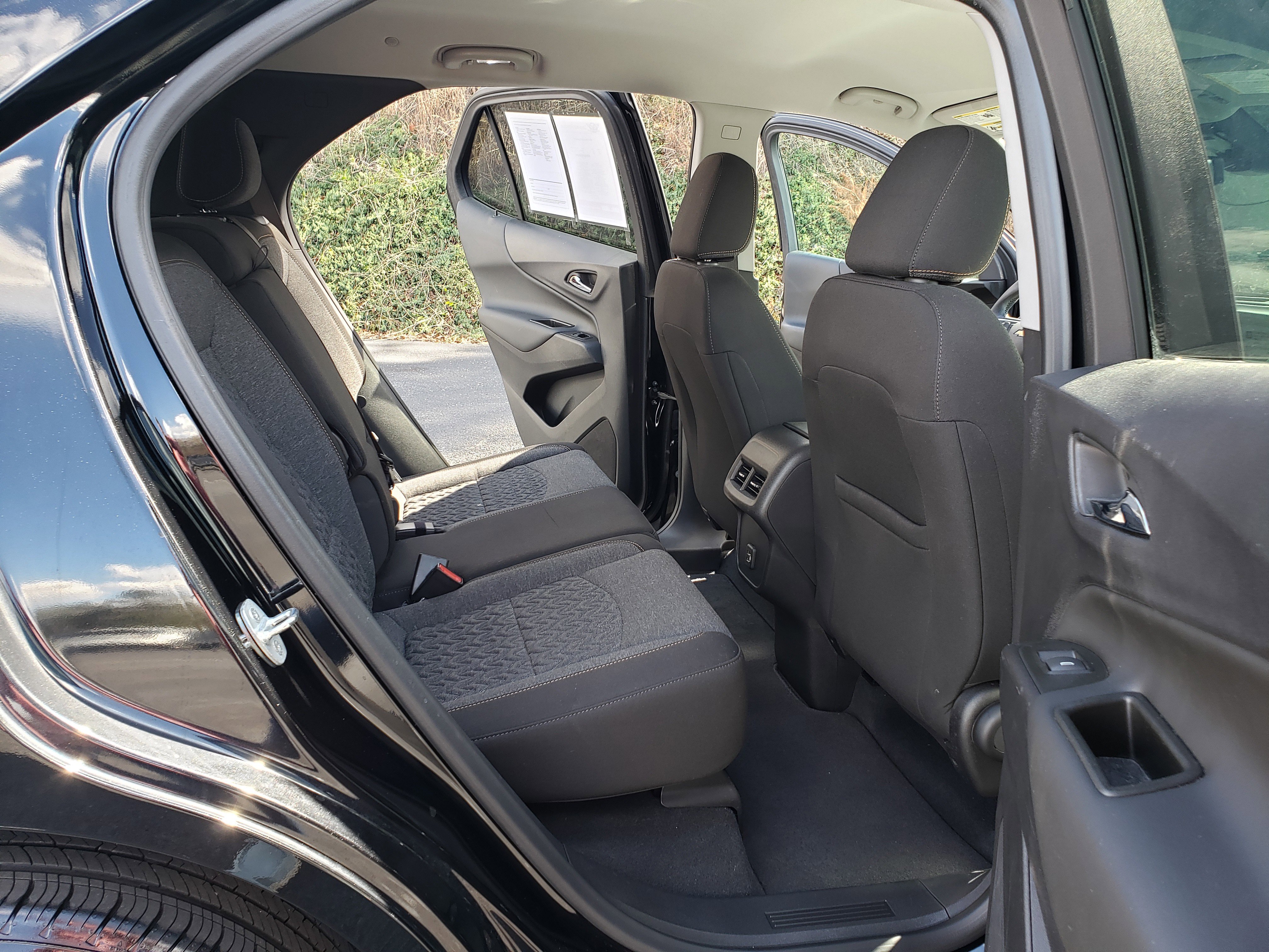 Used 2022 Chevrolet Equinox LT w/ Driver Convenience Package image 29