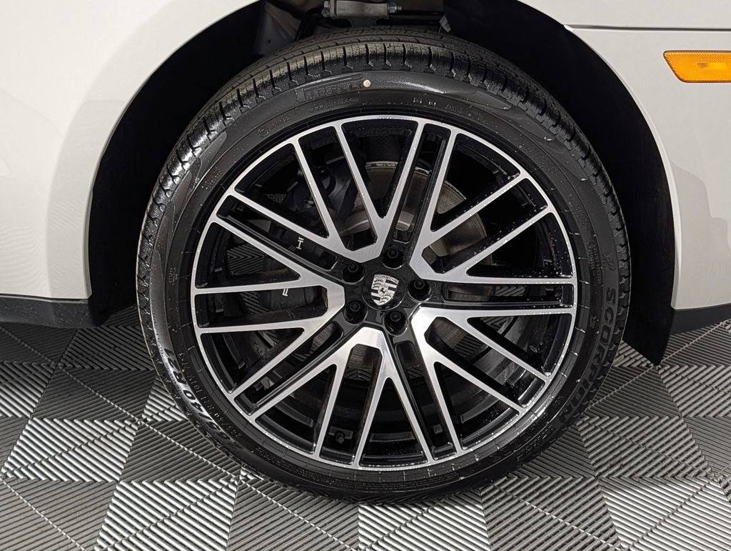 New 2026 Porsche Macan AWD/4WD image 14
