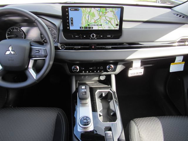 New 2026 Mitsubishi Outlander ES FWD image 16