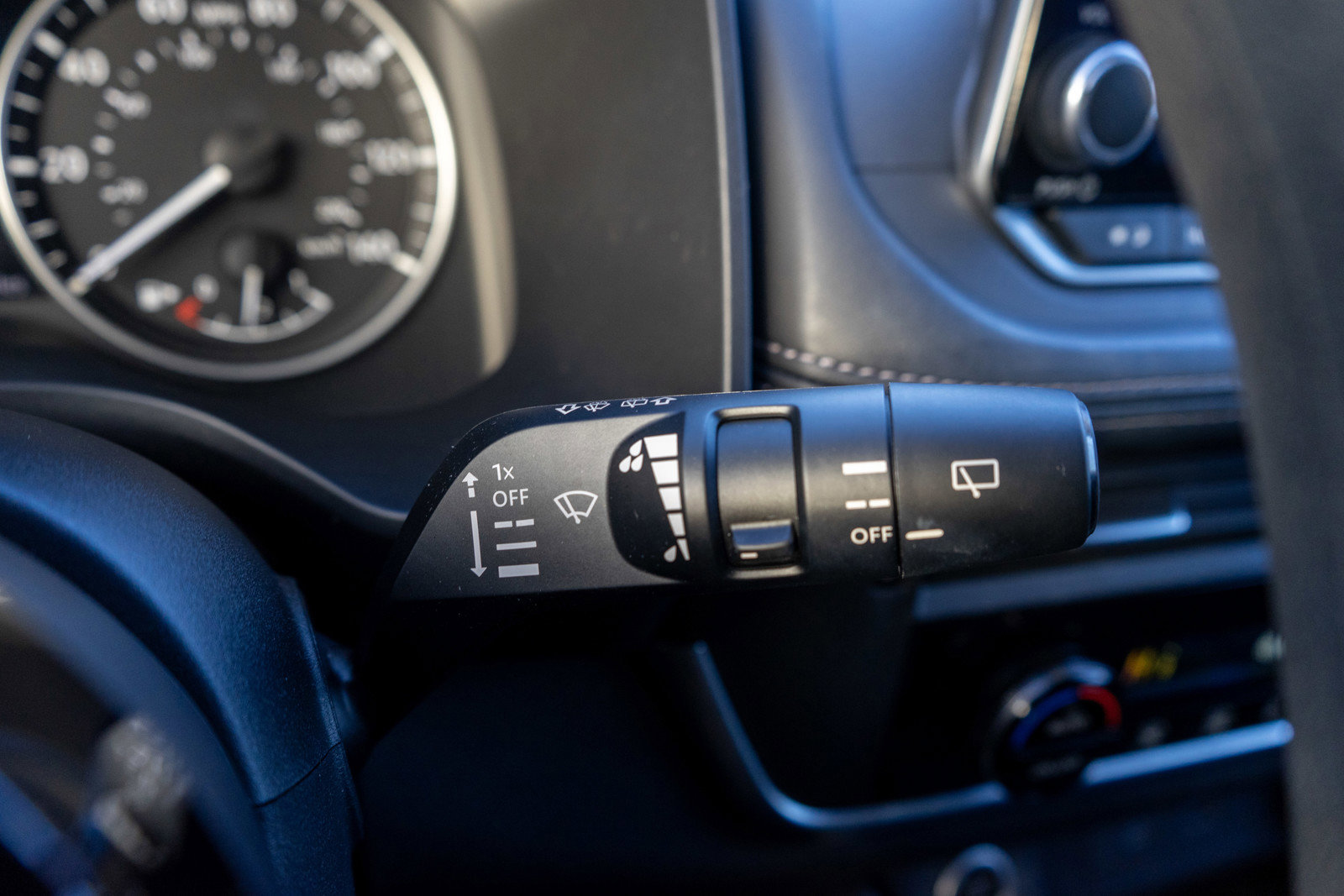 Used 2023 Nissan Rogue SV image 25