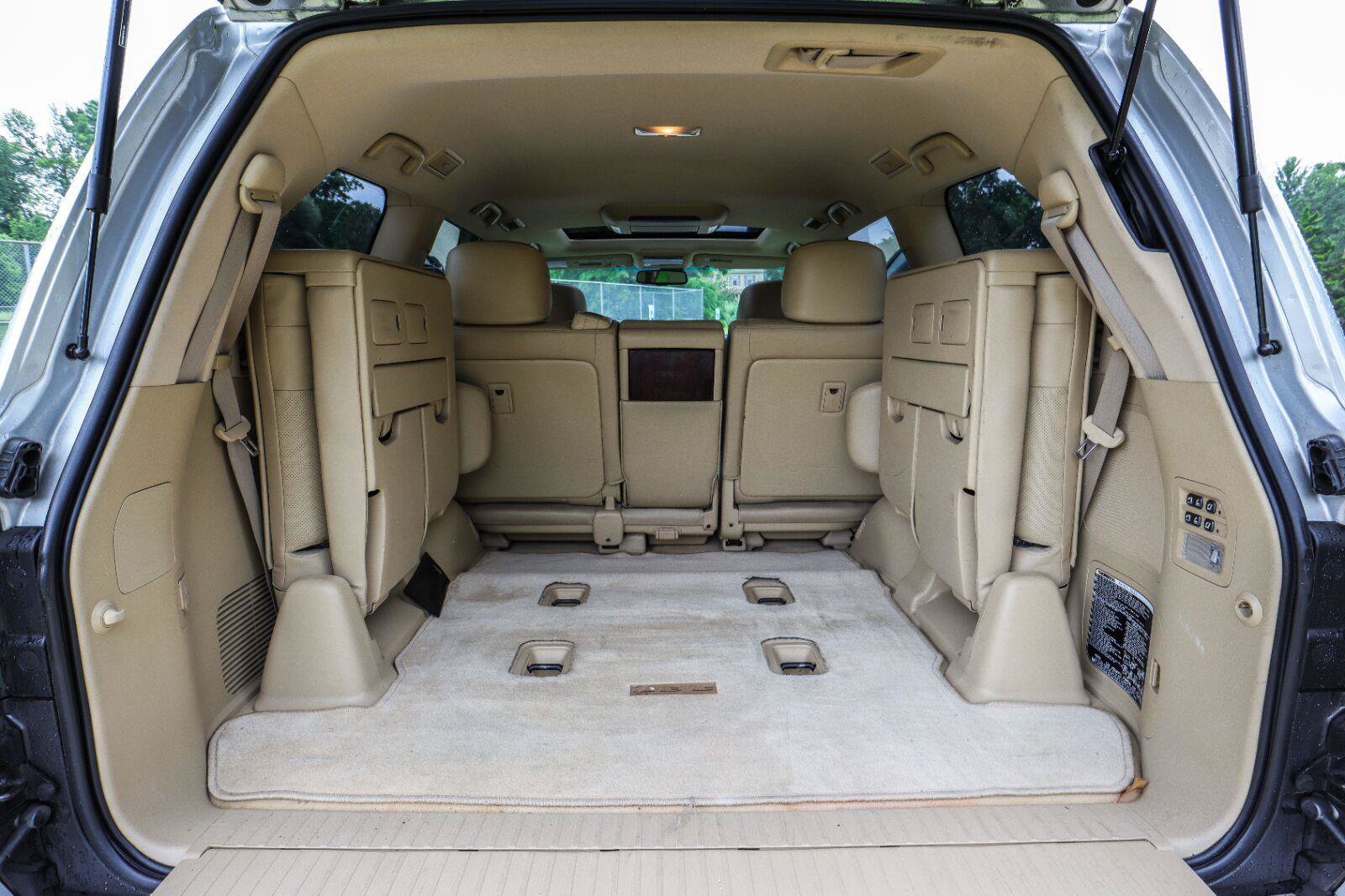 Used 2011 Lexus LX 570 4WD w/ Luxury Pkg image 23