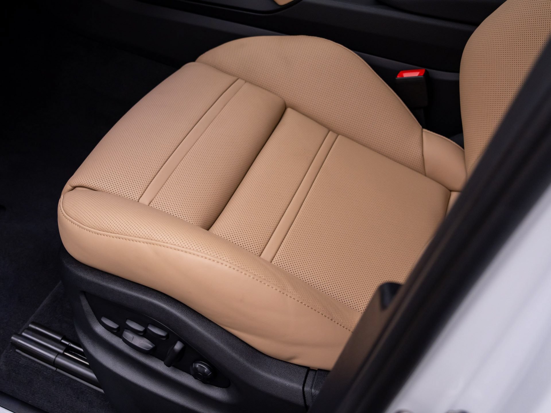 New 2026 Porsche Cayenne AWD/4WD image 14