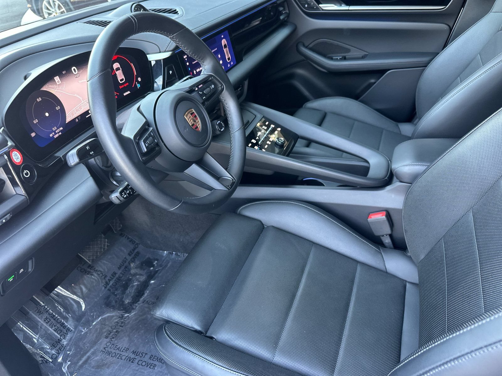Certified 2025 Porsche Macan Electric RWD image 5