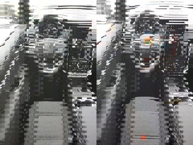 New 2025 GMC Acadia Elevation image 18