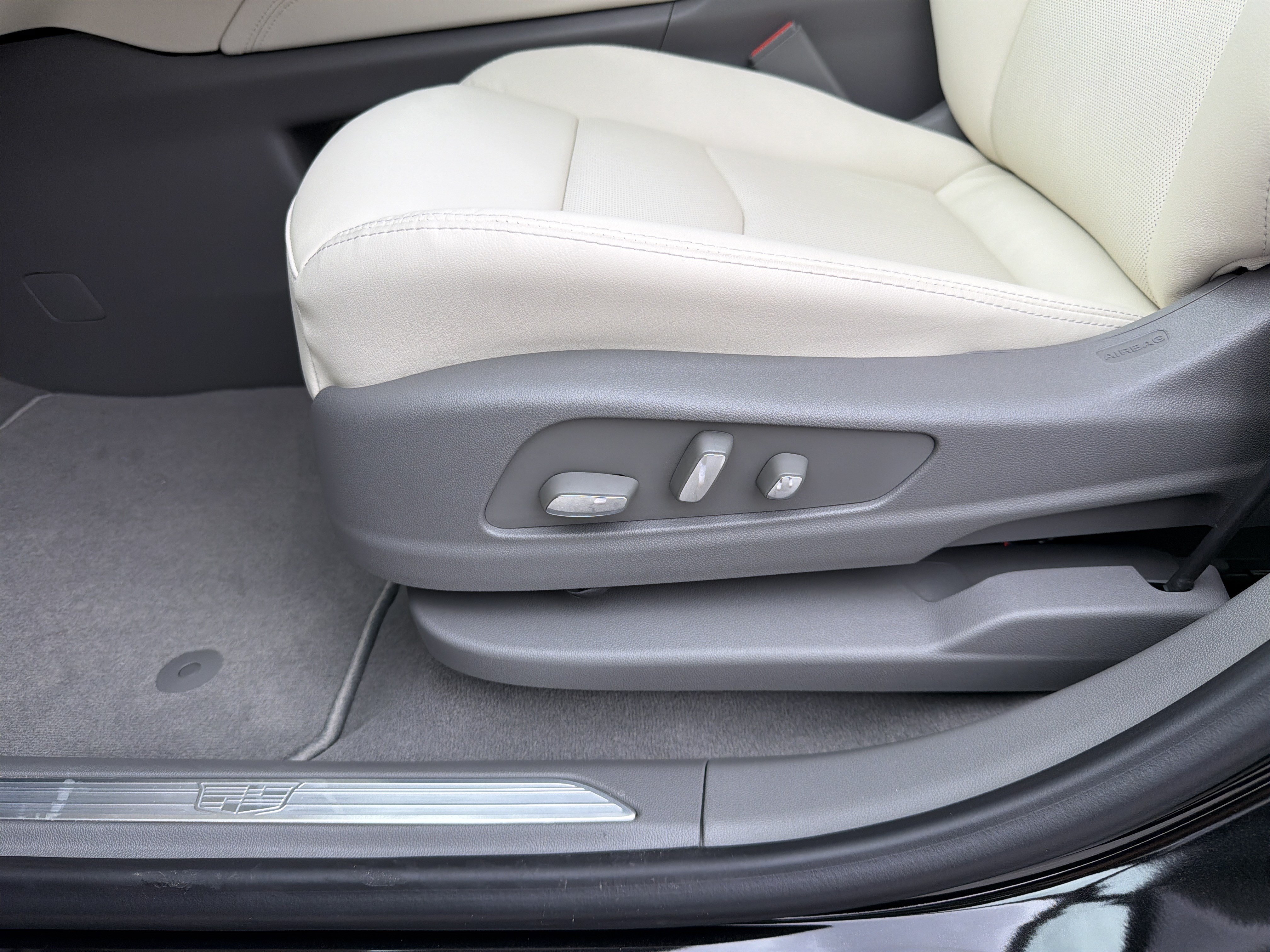 New 2026 Cadillac XT5 Premium Luxury FWD image 11