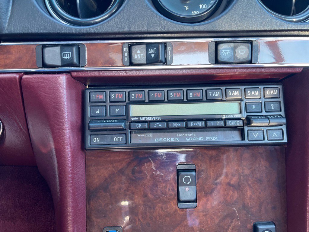 Used 1987 Mercedes-Benz 560 SL image 15