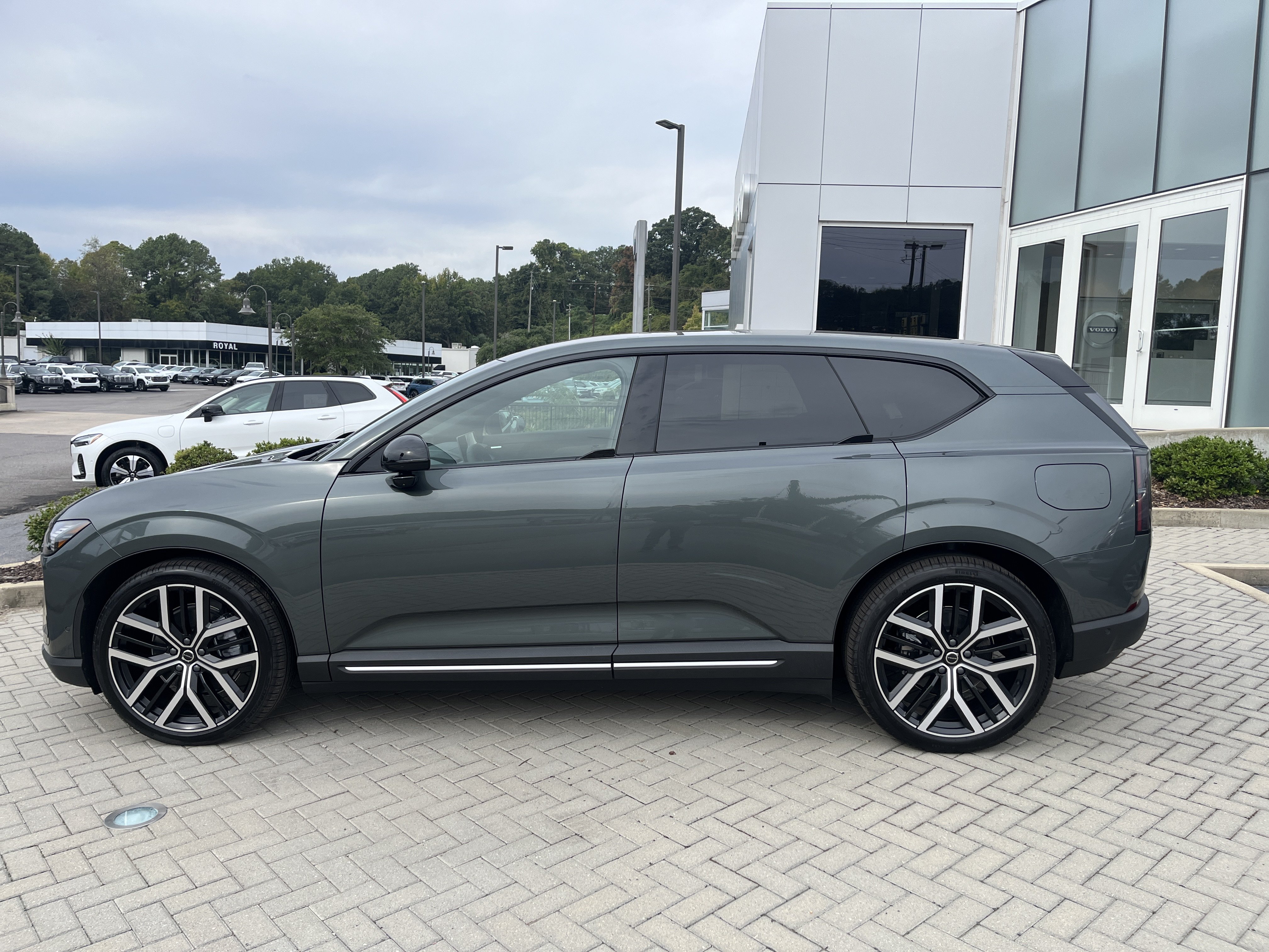 New 2027 Volvo EX60 Ultra AWD/4WD image 2