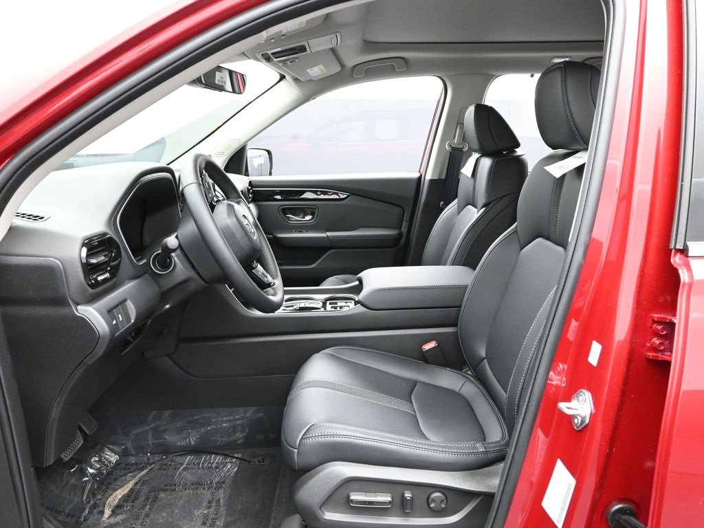 New 2025 Honda Pilot Touring image 34