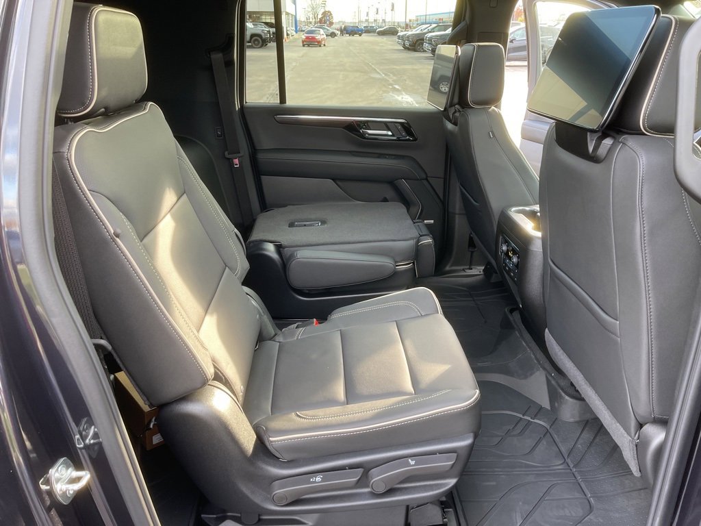 New 2026 Chevrolet Suburban Premier image 30