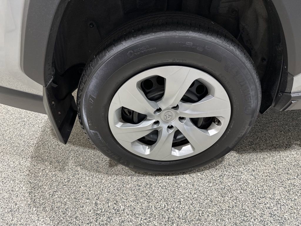Certified 2022 Toyota RAV4 LE image 21