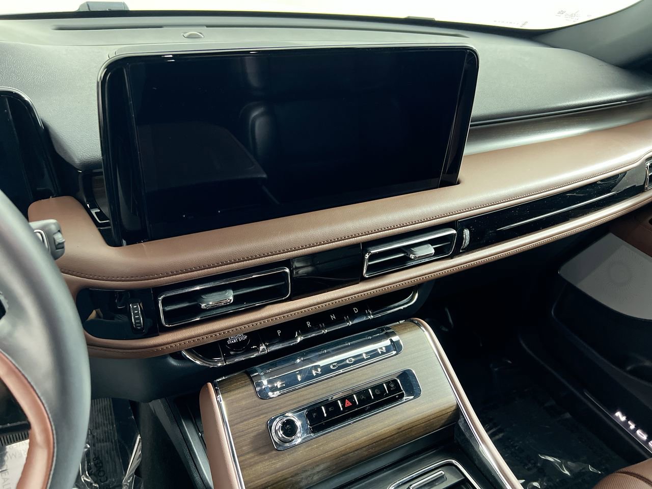Used 2025 Lincoln Aviator Reserve w/ Luxury Package RWD image 25