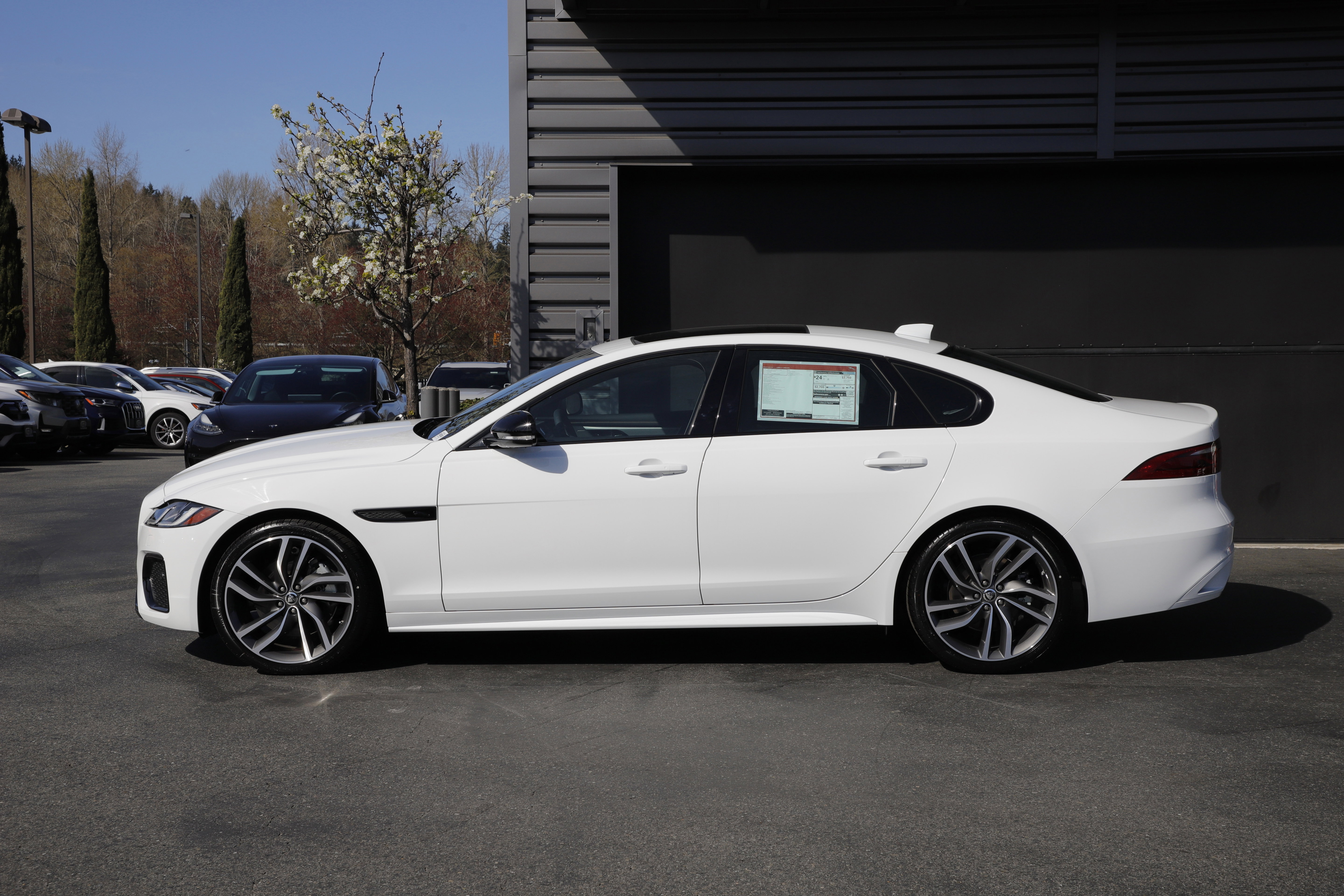 New 2024 Jaguar XF R-Dynamic SE AWD/4WD image 7
