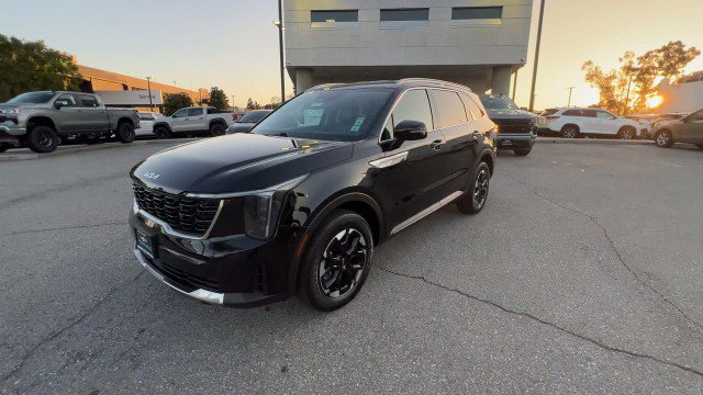 Used 2024 Kia Sorento S image 4