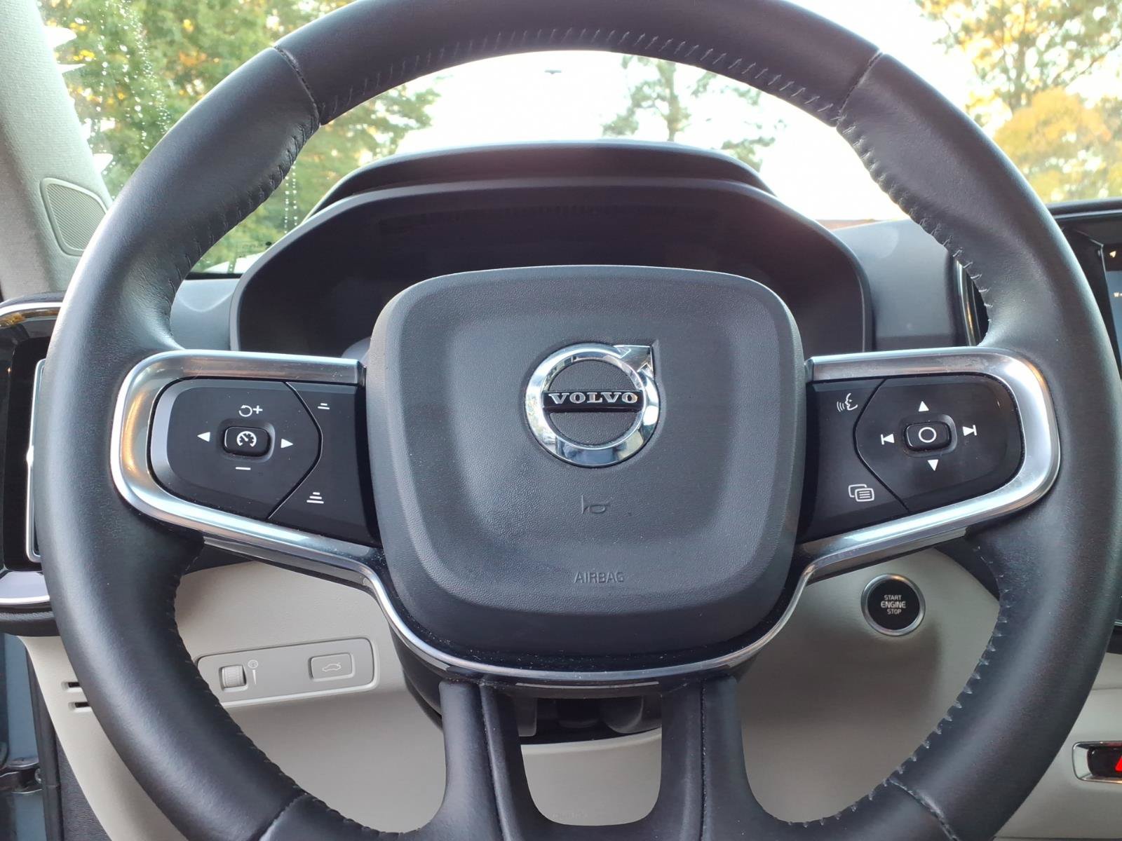 Used 2020 Volvo XC40 T5 Momentum w/ Protection Package Premier AWD/4WD image 25