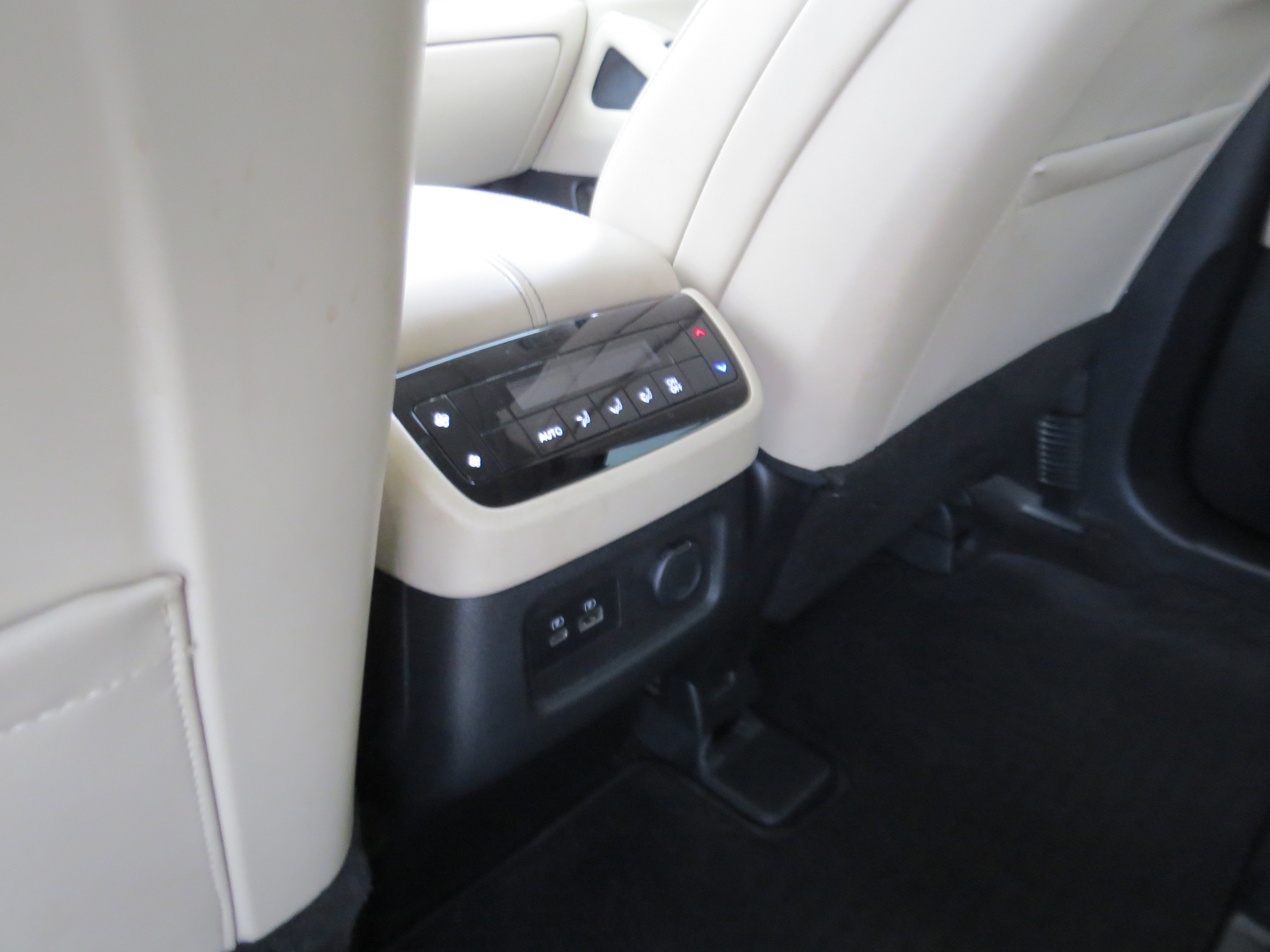 Used 2023 INFINITI QX60 Luxe w/ Cargo Package image 12