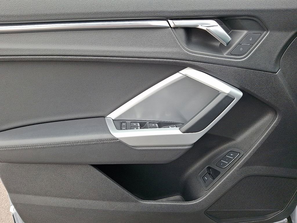 Used 2022 Audi Q3 2.0T Premium Plus w/ Premium Plus Package image 9