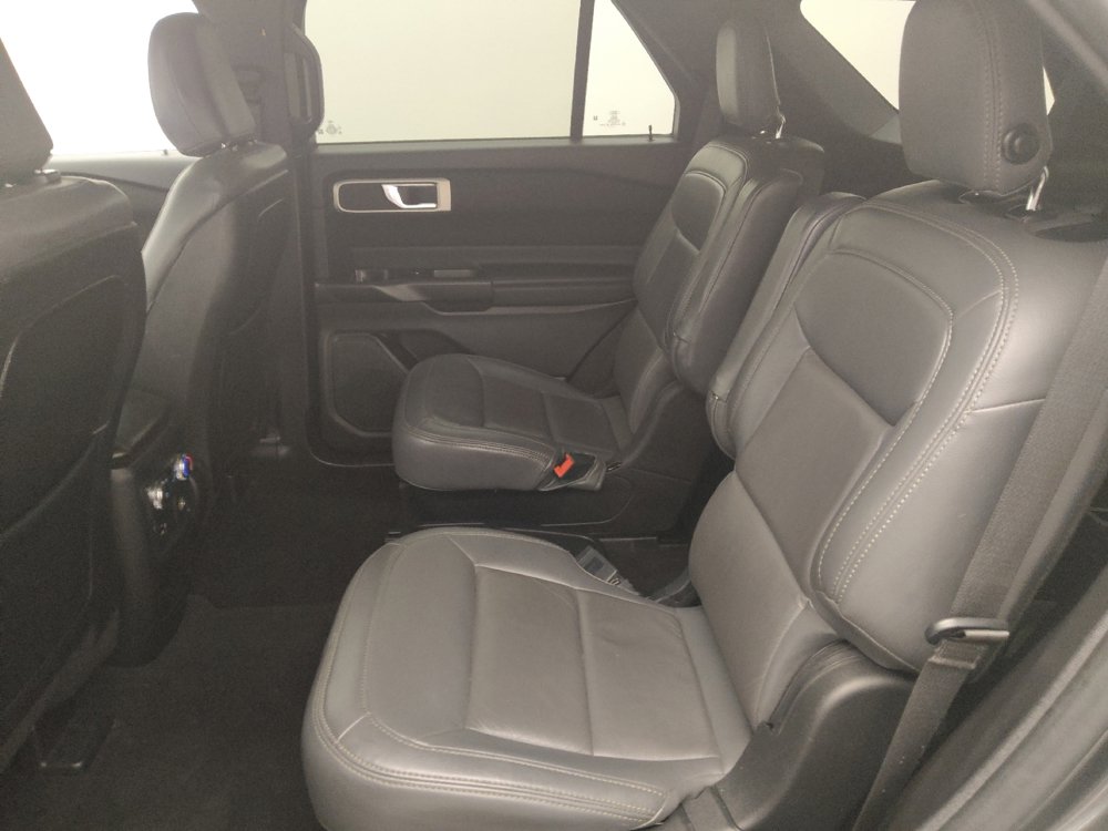 Used 2020 Ford Explorer XLT RWD image 18