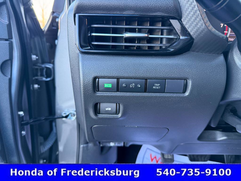 Used 2023 Nissan Sentra SR w/ SR Premium Package image 28