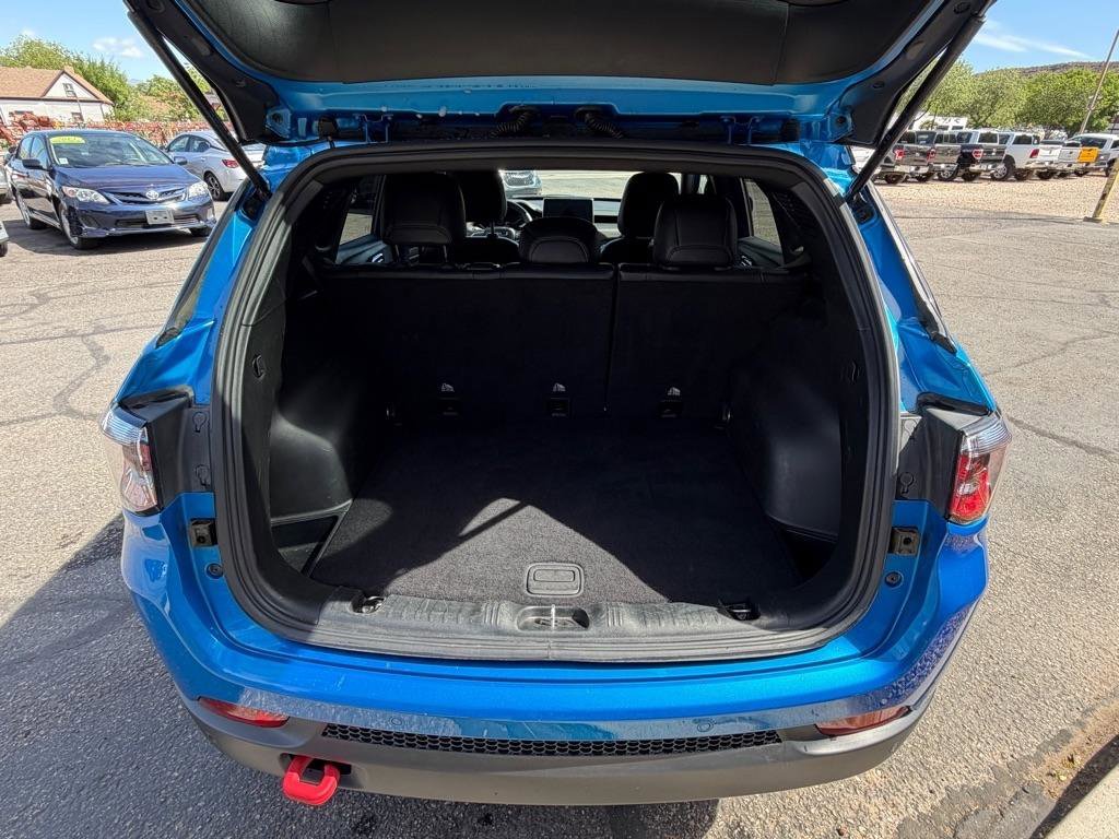 Used 2025 Jeep Compass Trailhawk AWD/4WD image 20