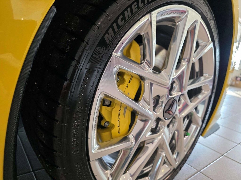 New 2026 Chevrolet Corvette Stingray Premium Cpe w/ Z51 Performance Package RWD image 15